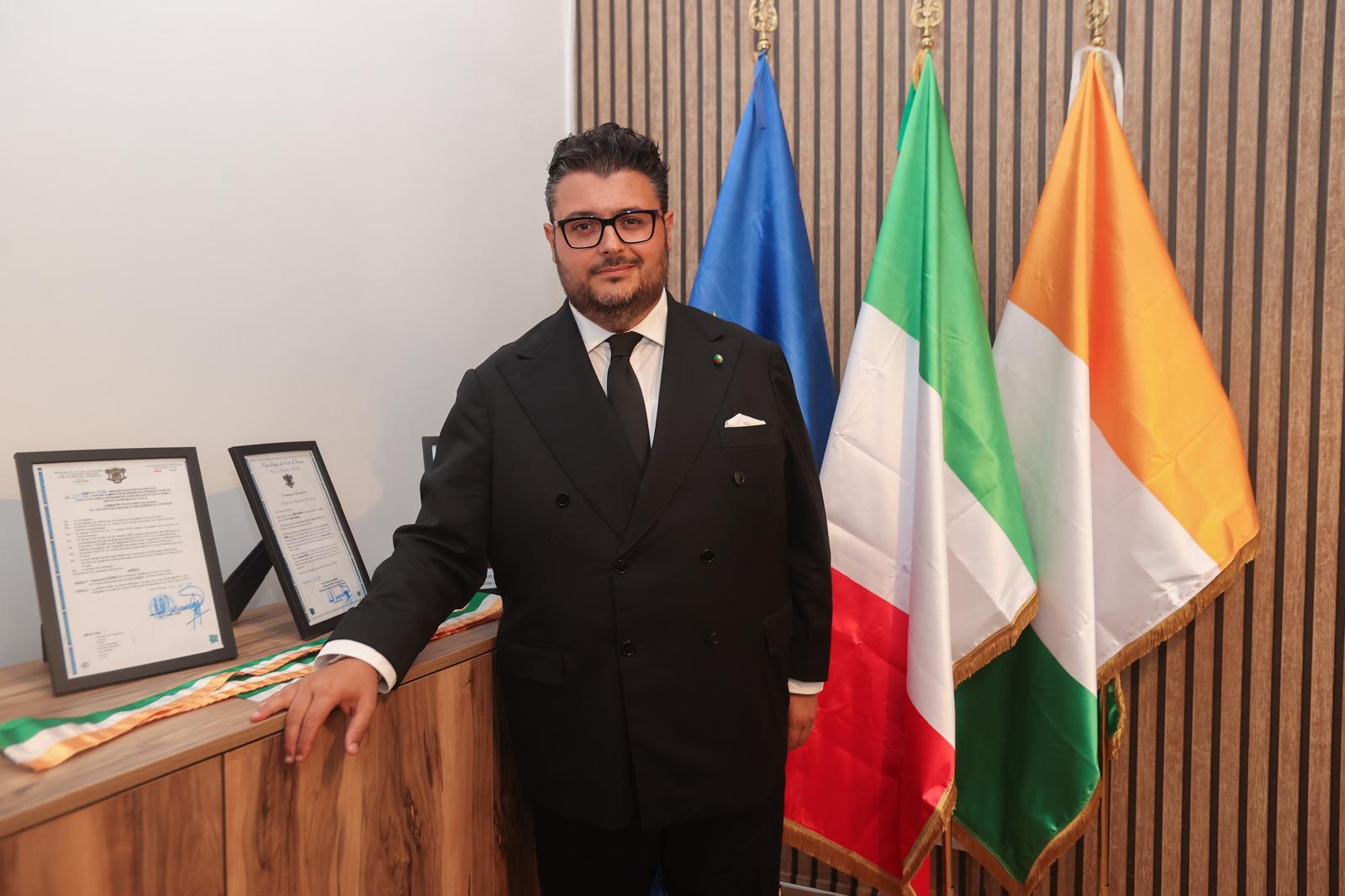 Alessandro Iovino, console onorario della Costa d'Avorio in Campania, nel consolato di Napoli